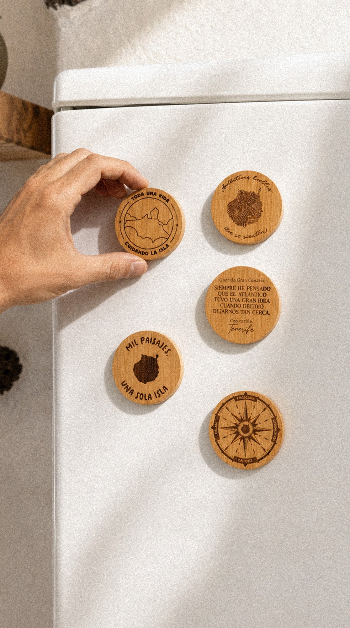 Abridor de botellas imantado de Gran Canaria en bambú | 5 diseños