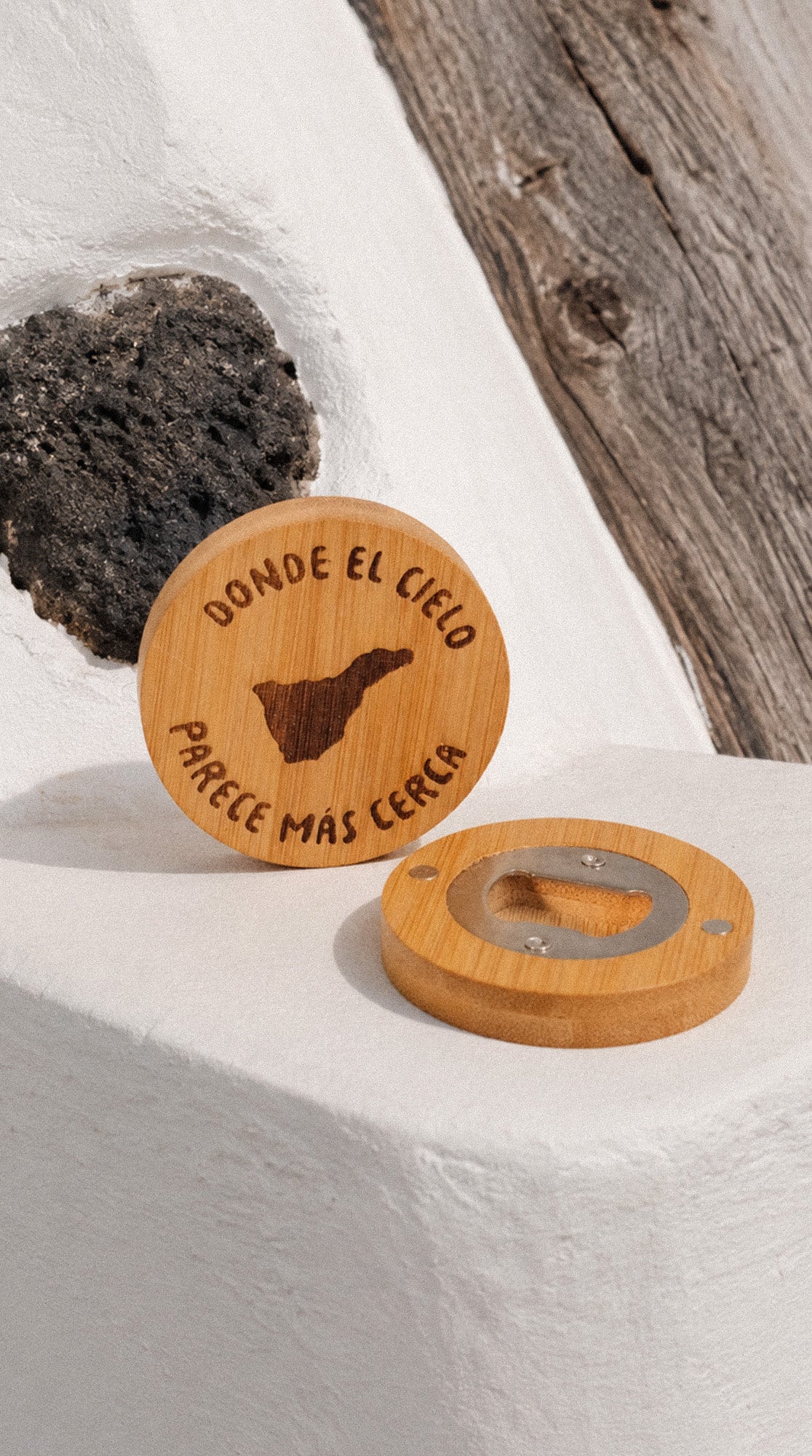 Abridor de botellas imantado de Tenerife en bambú | 5 diseños