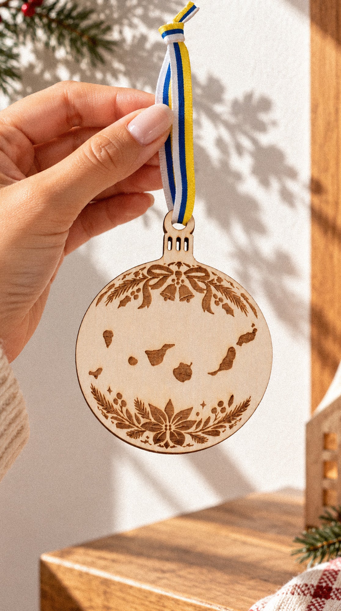 Bolas de Navidad de madera · Islas Canarias