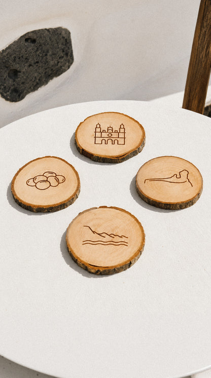 Set de 4 posavasos de madera de pino: Iconos de Gran Canaria