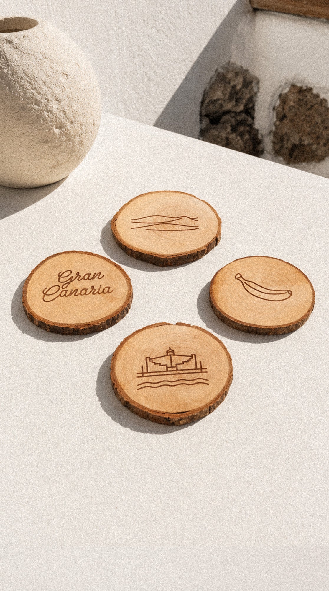 Set de 4 posavasos de madera de pino: Iconos de Gran Canaria