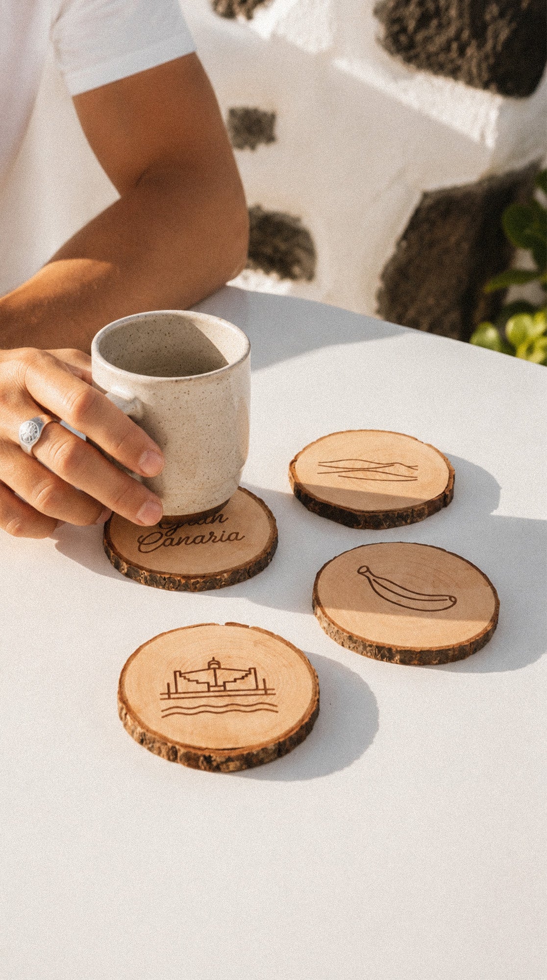 Set de 4 posavasos de madera de pino: Iconos de Gran Canaria